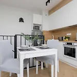 شقة Modern By The With Parking & Sauna In By Renters *