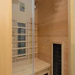 Modern By The With Parking & Sauna In By Renters شقة *