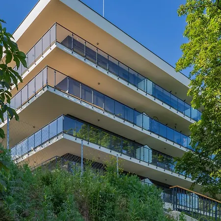 Modern By The With Parking & Sauna In By Renters