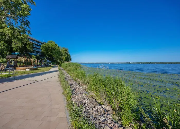 Modern By The With Parking & Sauna In By Renters